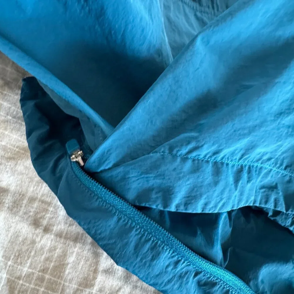 Lululemon Evergreen Cropped Anorak in Hawaiian Blue
